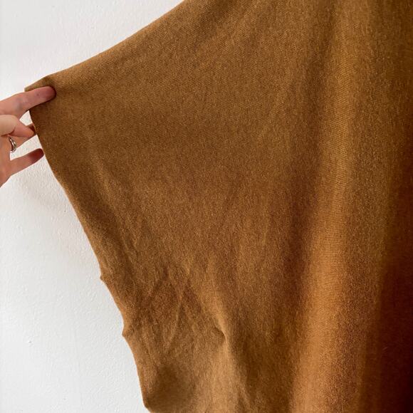 Banana Republic Oversized Knit Poncho Sweater Camel Quarter Zip Pre-Loved - Picture 9 of 12